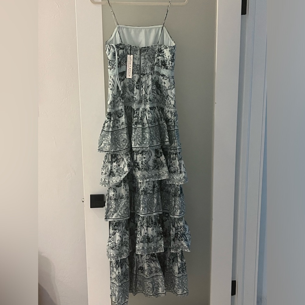 Alice and Olivia new with tag size 4
